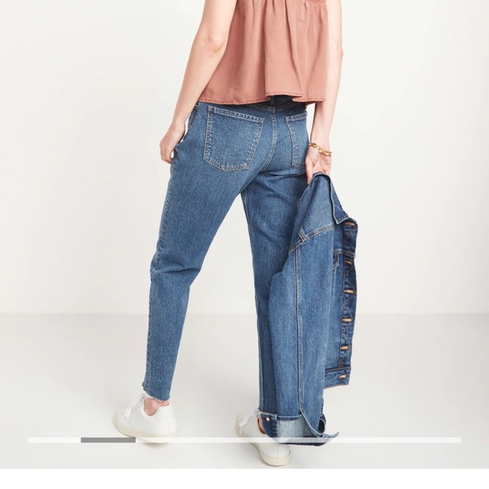 Old Navy mid rise distressed boyfriend jean